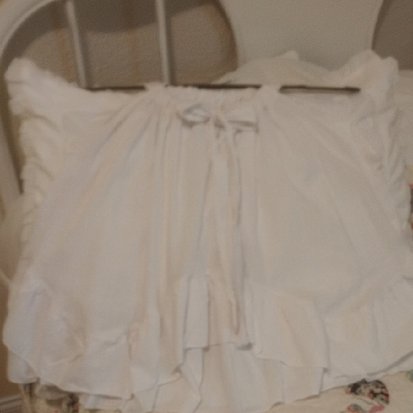Lulu's White Ruffle Hem Tank - Picture 3 of 6
